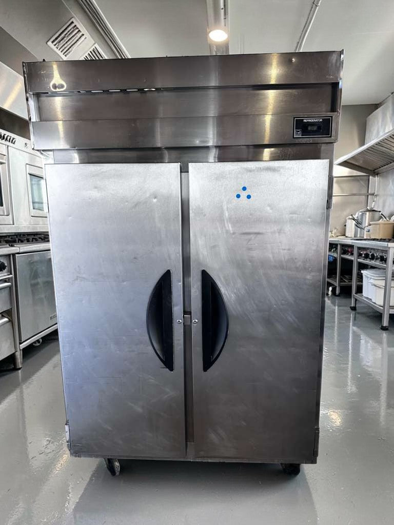 Prime Condition – Victory VR-2 V-Series – 2 Door Commercial Reach-In Refrigerator – Stainless Steel – Fully Tested & Operational!