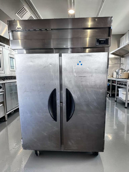 Prime Condition – Victory VR-2 V-Series – 2 Door Commercial Reach-In Refrigerator – Stainless Steel – Fully Tested & Operational!