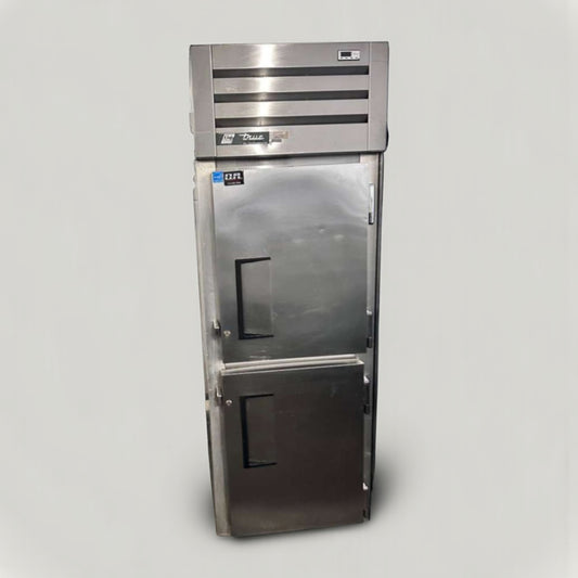 Exceptional Condition – True STM1R-2HS Roll-In Commercial Refrigerator – Two Half Doors – 115V – UL Listed – Fully Tested & Operational