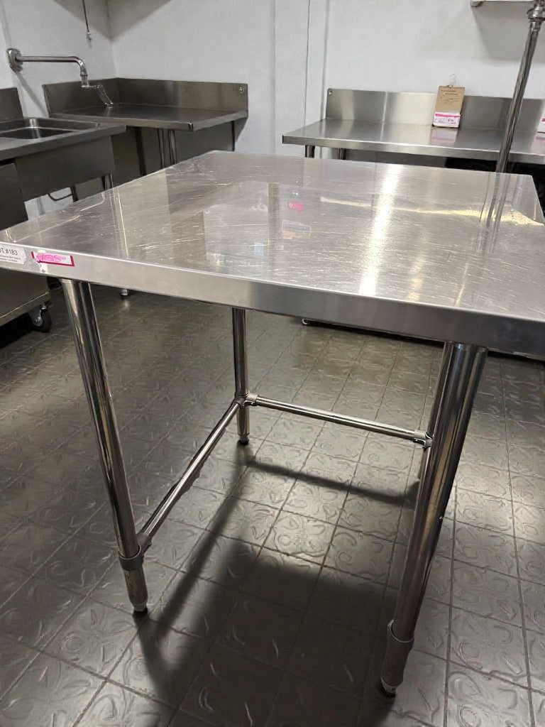 Top-Tier Condition – Commercial Stainless Steel Work Table – 48" x 30" – Heavy-Duty – Fully Tested & Operational! (SS-S-WT-0417)