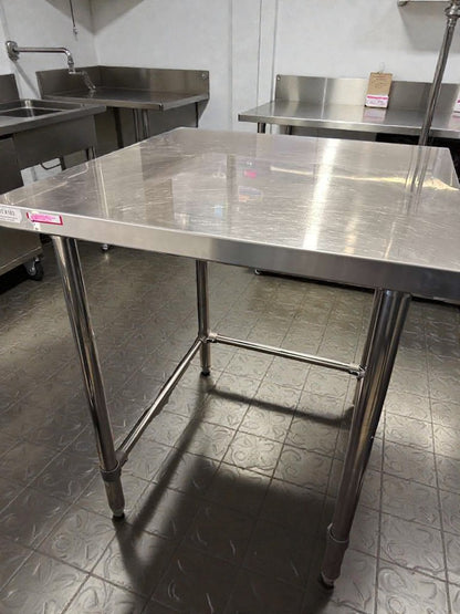 Top-Tier Condition – Commercial Stainless Steel Work Table – 48" x 30" – Heavy-Duty – Fully Tested & Operational! (SS-S-WT-0417)