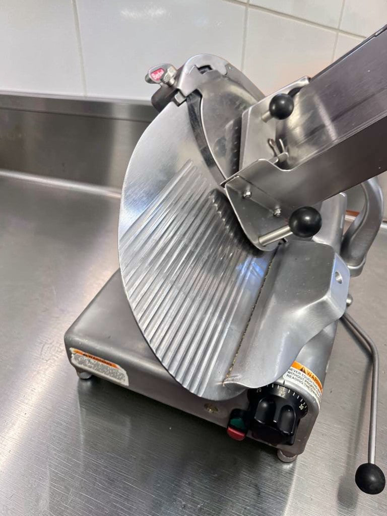 Immaculate Condition – Berkel 909/1 Commercial Manual Meat Slicer – Heavy-Duty – 115V – NSF – Fully Tested & Operational!