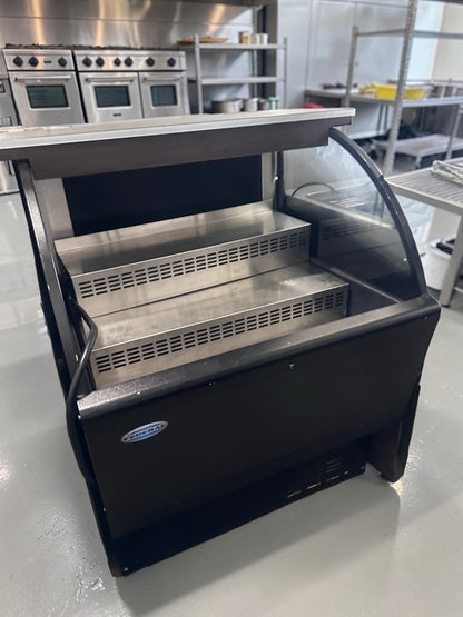 High-Grade Condition – Federal Industries UCR3633C – 36″ Curved-End Refrigerated Self-Serve Display Case – 120V – Used Commercial Equipment!