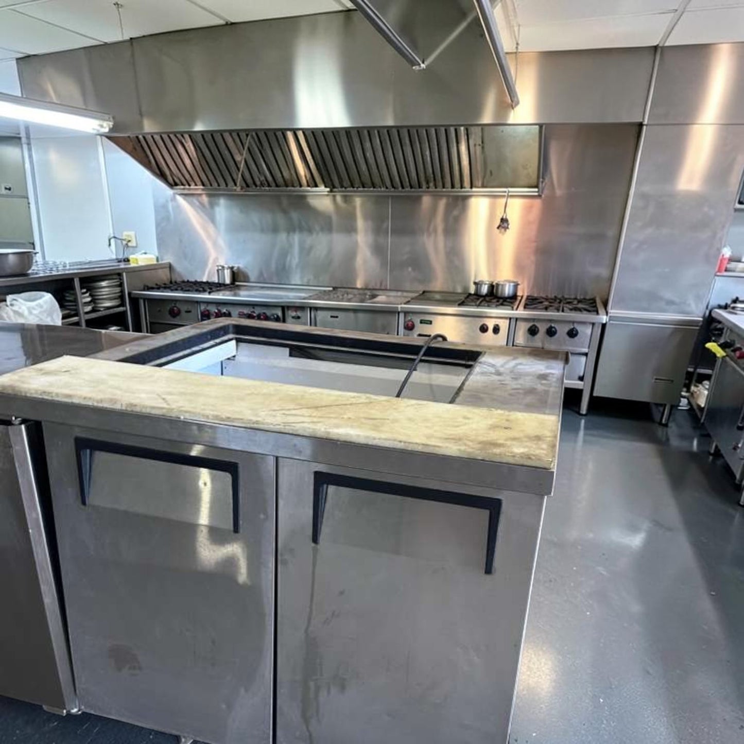 Elite Condition – True TSSU-36-12M-B-HC commercial mega top sandwich / salad prep table – 36-inch footprint – 115V – Fully Tested & Operational!