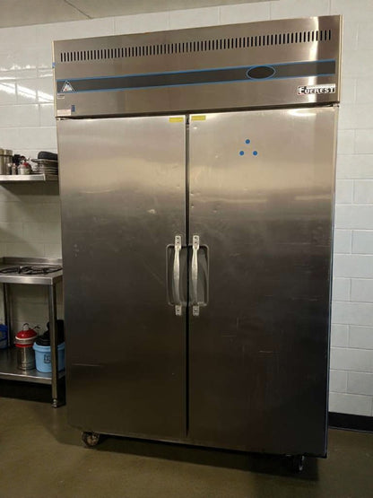 Premium Condition – Everest Commercial Reach-In Refrigerator – 115V / Single Phase – Fully Tested & Working!