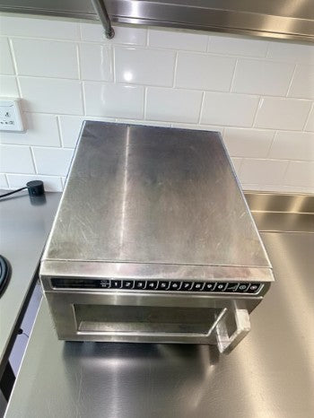 Dependable Condition – Amana HDC182 – Heavy-Duty Stainless Steel Commercial Microwave – Push Button Controls – 0.6 Cu. Ft. – 208/240V – 1800W Output – ETL Listed – Fully Tested & Operational!