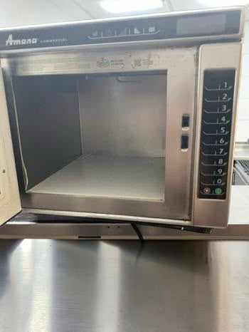 Top-Tier Condition – Amana RC17S2 – Heavy-Duty Commercial Stainless Steel Microwave Oven – 208/240V – 1700W – ETL Listed – Fully Tested & Operational!