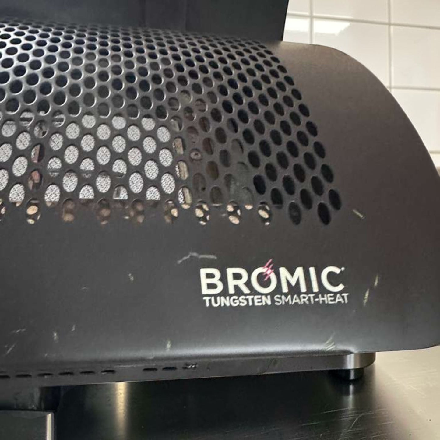 Elite Condition – Bromic Tungsten Smart-Heat Gas Radiant Heater – Outdoor Commercial Patio Heater – High Output – Wall Mounted – Fully Tested & Operational!