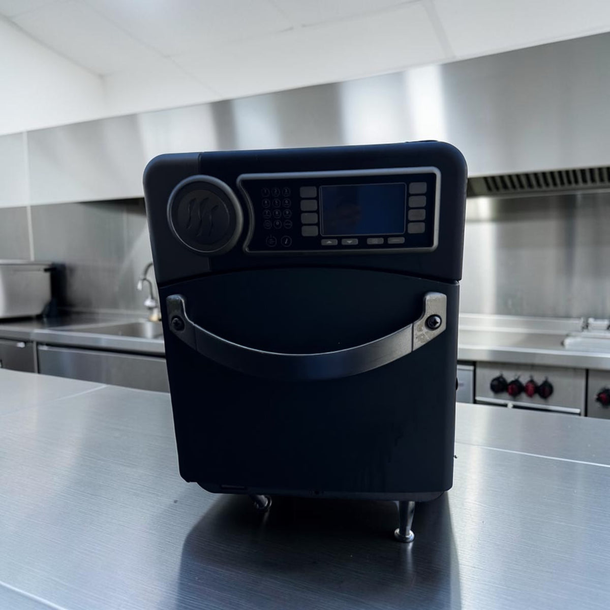 Outstanding Condition – TurboChef NGO – Commercial High-Speed Rapid Cook Ventless Oven – 208/240V – 6,200W – Fully Tested & Operational!