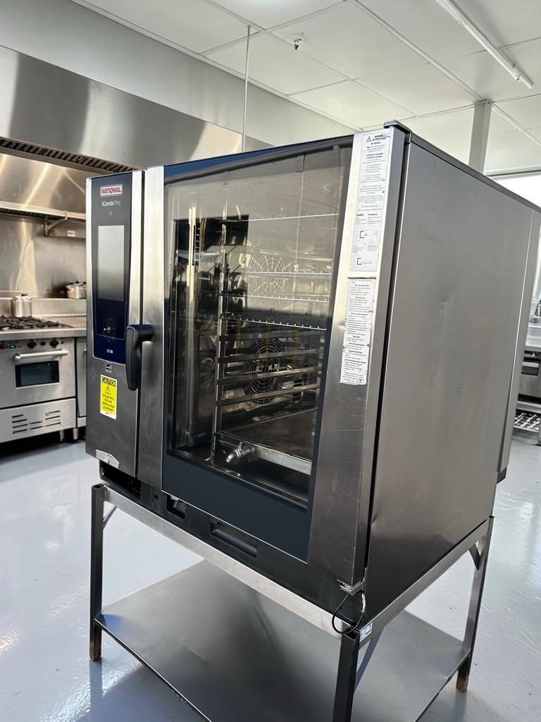 Immaculate Condition – Rational iCombi Pro 10-Full Size Electric – Commercial Intelligent Combi Oven – 10 Full-Size Sheet Pan Capacity – Mobile Oven Rack & Stainless Steel Stand – 208/240V – Fully Tested & Operational!