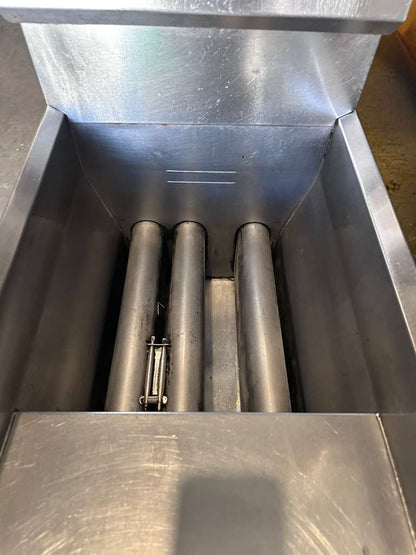Prime Condition – Frymaster Commercial Gas Fryer – Stainless Steel – Heavy-Duty Floor Model – Fully Tested & Operational!