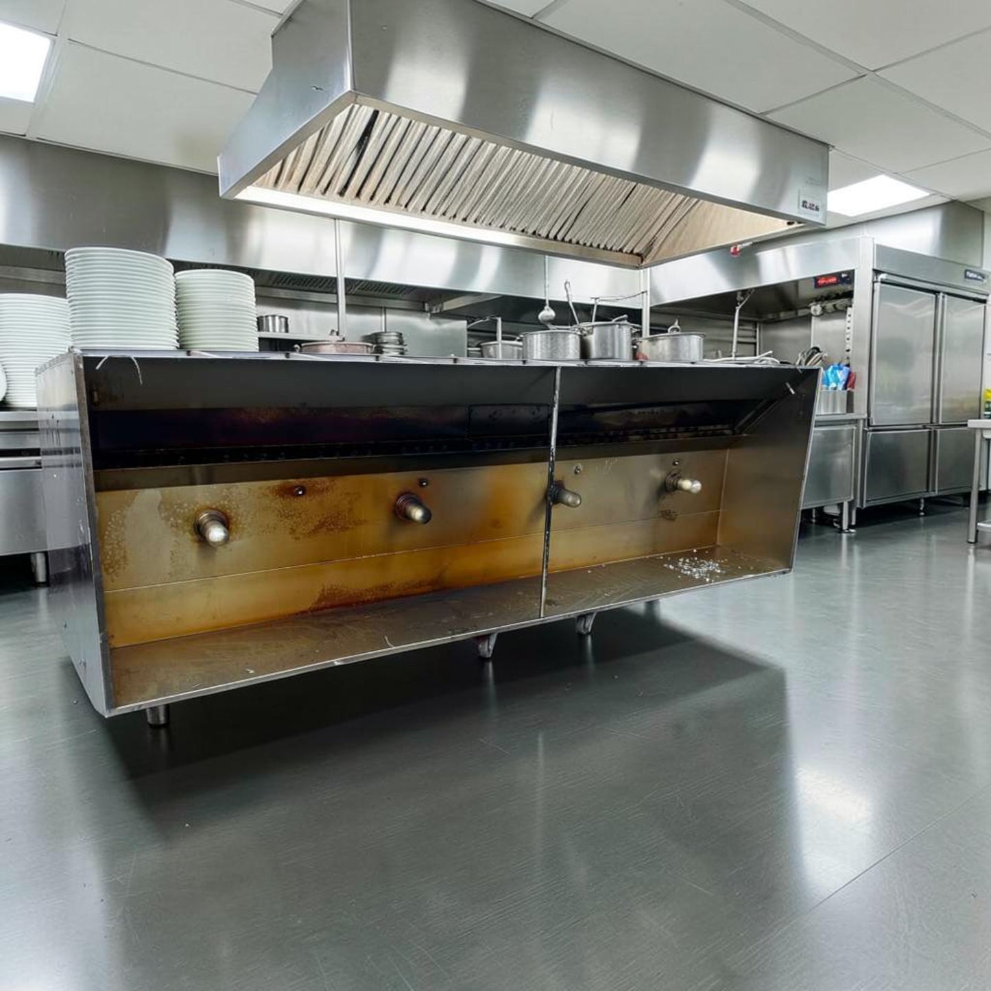 High-Grade Condition – Commercial Stainless Steel Exhaust Hood – Wall Mount Kitchen Hood – Heavy Duty Ventilation System – Fully Functional & Ready for Installation!
