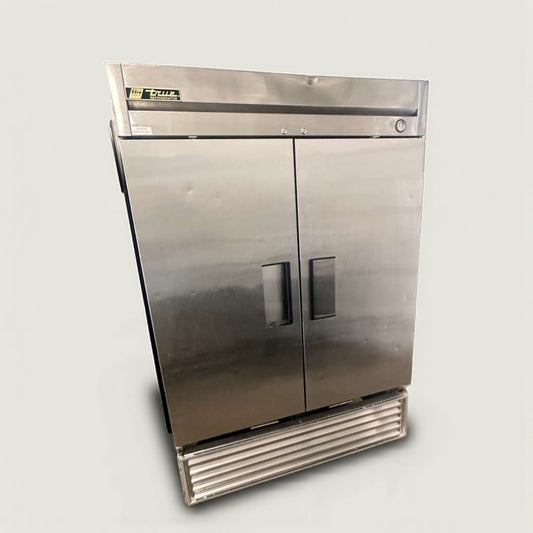 Pristine Condition – True T-49 Commercial Reach-In Refrigerator – Two Door – 115V – UL Listed – Fully Tested & Operational