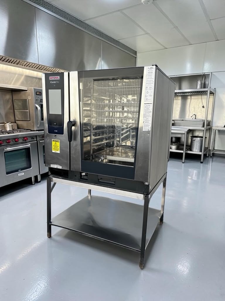 Immaculate Condition – Rational iCombi Pro 10-Full Size Electric – Commercial Intelligent Combi Oven – 10 Full-Size Sheet Pan Capacity – Mobile Oven Rack & Stainless Steel Stand – 208/240V – Fully Tested & Operational!
