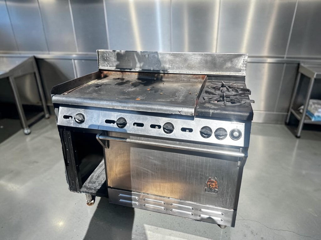 Superior Condition – Wolf C48S-2B36G – 48" Gas Restaurant Range – 2 Open Burners – 36" Griddle – Standard Oven & Cabinet Base – 155,000 BTU – Fully Tested & Operational!