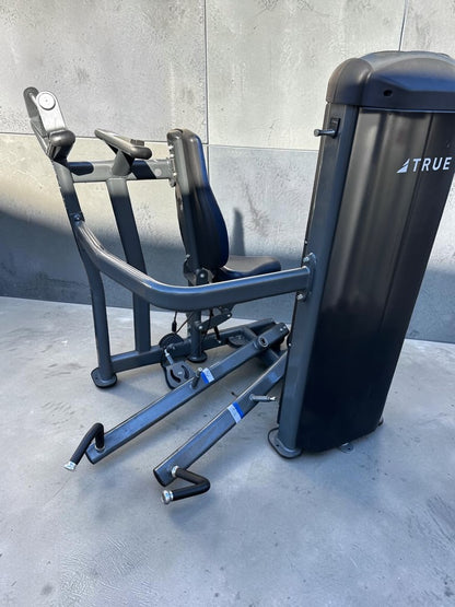 Remarkable Condition – TRUE Fitness FUSE-0700 – Commercial Selectorized Shoulder Press – Independent Converging Arms – Adjustable Seat & Back Pad – Fully Inspected & Operational!