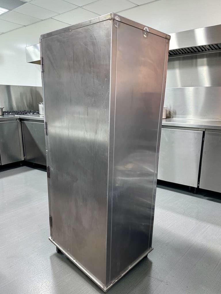 Excellent Condition – Lockwood CA72-RR18-R – NSF Enclosed Aluminum Tray Transport Cabinet – Mobile – Made in USA – Fully Inspected!