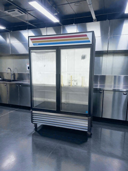Superior Condition – True GDM-49F-LTF-HC~TSL01 – 54" Two-Section Black Glass Door Freezer Merchandiser – LED Lighting – 8 Shelves – 220V – NSF / UL Listed – Fully Tested & Operational!