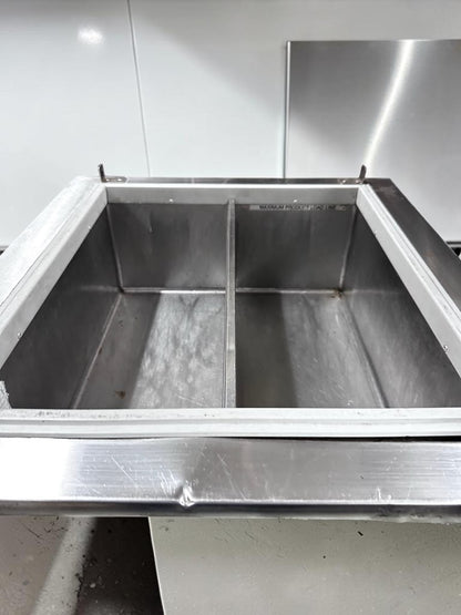 Remarkable Condition – Silver King SKFDI23-ELUS1 – 22 1/2" Drop-In Ice Cream Dipping Freezer – 2-Section Refrigerated Cabinet – 115V – ETL Listed – Fully Tested & Operational!