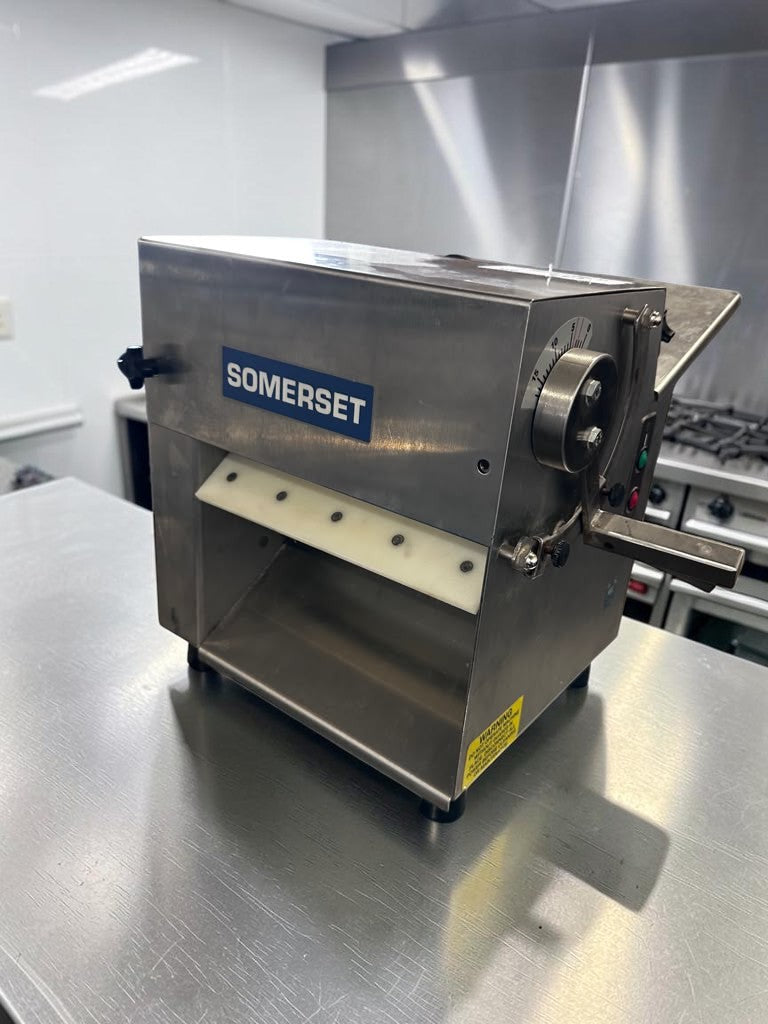 Outstanding Condition – Somerset CDR-100P “Little Wonder” – 10″ Countertop One-Stage Dough Sheeter – 115V – Fully Tested & Operational!