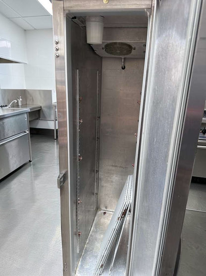 Superior Condition – Continental Refrigerator 1RSE-N – 18" Narrow Reach-In Refrigerator – One Section – Stainless Steel – 115V – Fully Tested & Operational!