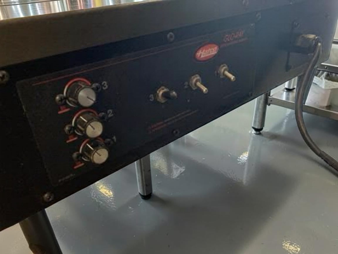 Dependable Condition – Hatco GRSDS-24T Glo-Ray® – 24" Triple-Shelf Open Heated Merchandiser – Infrared Heat – 120V – NSF Listed – Fully Tested & Operational!