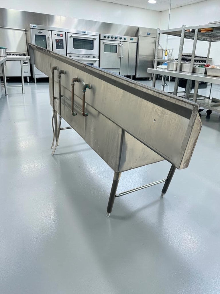 Pristine Condition – GSW SH20283D – 100-3/8" Three-Compartment Commercial Sink – Dual 20" Drainboards – 16-Gauge Stainless Steel – NSF & ETL Certified – Fully Tested & Operational!