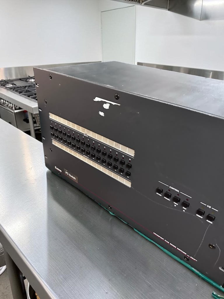 Dependable Condition – Extron CrossPoint Plus 1616 HVA – 16×16 RGBHV & Stereo Audio Matrix Switcher – 425 MHz – Fully Tested & Operational!