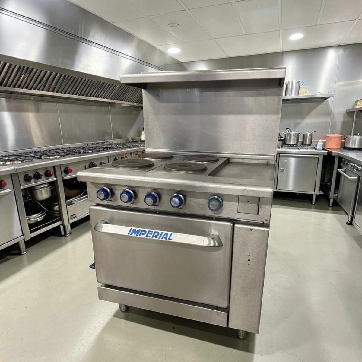 Remarkable Condition – Imperial IR-4-E Pro Series – 24" Commercial Electric Range – 4 Round Elements – Space-Saver Oven – 240V – Fully Tested & Operational!