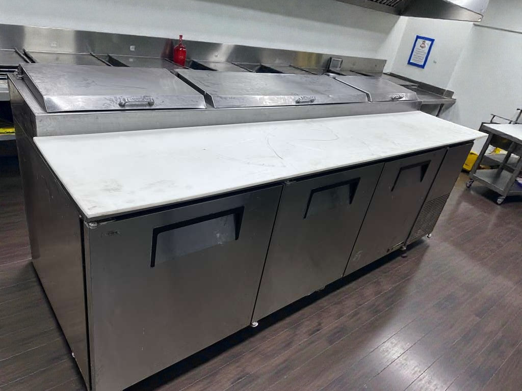Pristine Condition – True TPP-93 – 93” Commercial Pizza Prep Table – 3 Door – Cutting Board Top – Fully Tested & Operational