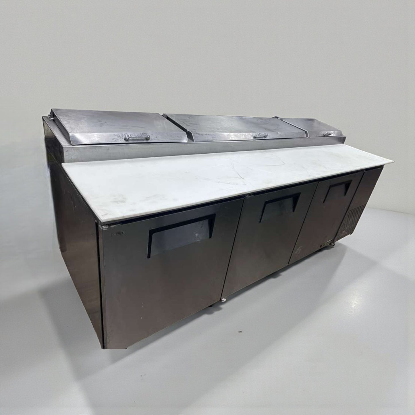 Pristine Condition – True TPP-93 – 93” Commercial Pizza Prep Table – 3 Door – Cutting Board Top – Fully Tested & Operational