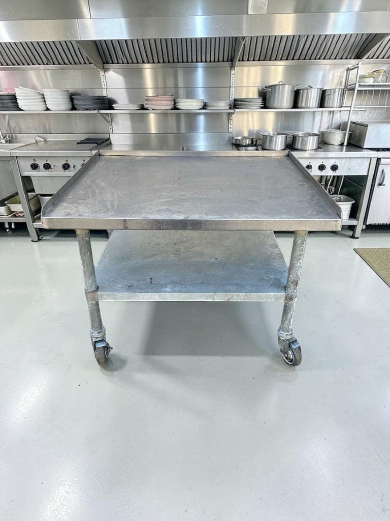 Remarkable Condition – Commercial Stainless Steel Equipment Stand – 36" x 30" – Undershelf – Casters – Heavy-Duty Restaurant Equipment Stand