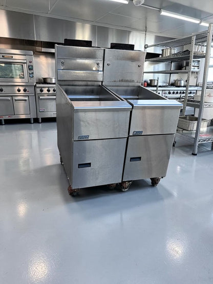 First-Class Condition – Pitco VF-35S – 15.63" Commercial Natural Gas Floor Fryer – 35-Lb. Oil Capacity – 70,000 BTU – Quantity 2 Available – Fully Tested & Operational!