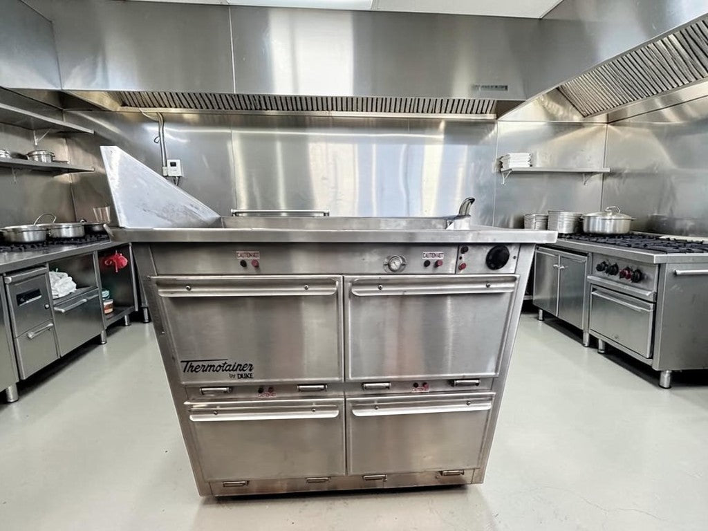 Elite Condition – Duke 1304 Thermotainer – Four-Compartment Hot Food Storage Unit – Stainless Steel Worktop – 208V, Three Phase – UL & NSF Listed – Fully Tested & Operational!