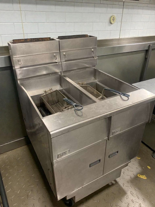 Exceptional Condition – Pitco SG14 Commercial Gas Fryer – Natural Gas – Fully Tested & Working!
