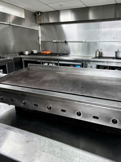 Exceptional Condition – Jade Range 60” Thermostatic Gas Griddle – Heavy-Duty Commercial Flat Top – Natural Gas – Fully Tested & Operational!