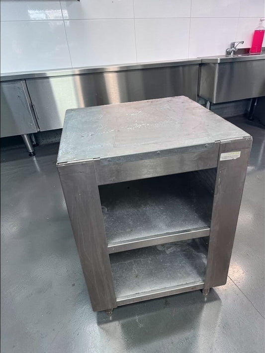 Excellent Condition – Commercial Stainless Steel Equipment Stand / Work Table – Heavy-Duty Kitchen Utility Base – Open Shelf Storage – Ready for Commercial Use!