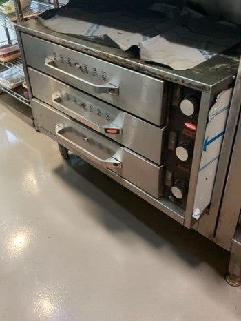 Outstanding Condition – Hatco HDW-1.5R2 – 28" Freestanding Three Split Drawer Warming Cabinet – Stainless Steel – 120V – NSF & UL Listed – Fully Tested & Operational!