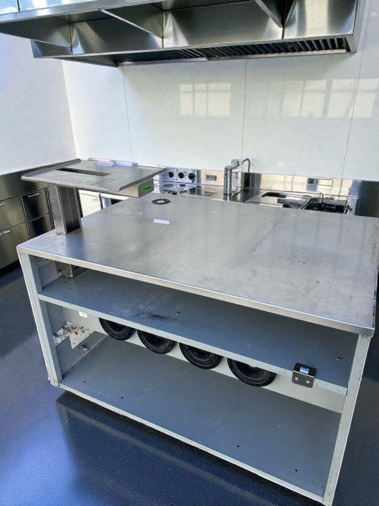 Outstanding Condition – Commercial Heated Holding Cabinet with Overhead Heat Shelf – 48” Pass-Through Station – Fully Tested & Operational!