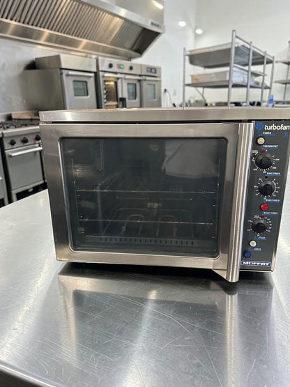 First-Class Condition – Moffat E31D4 Turbofan® – Half-Size Countertop Electric Convection Oven – 4-Pan Capacity – 208V / 1 Phase – 2.9 kW – Fully Tested & Operational!