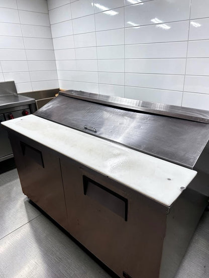 High-Quality Condition – True TSSU-60-16 – 60" Refrigerated Sandwich & Salad Prep Table – 16 Pan Capacity – 115V – NSF & UL Listed – Fully Tested & Operational!