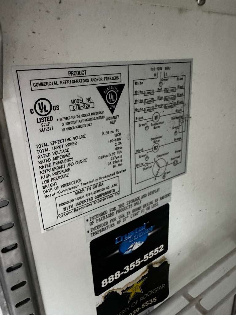 Superb Condition – CTH-32N – Commercial Countertop Glass Door Display Refrigerator – 2.5 Cu. Ft. – 110V – Fully Tested & Operational!