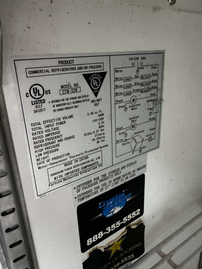 Superb Condition – CTH-32N – Commercial Countertop Glass Door Display Refrigerator – 2.5 Cu. Ft. – 110V – Fully Tested & Operational!