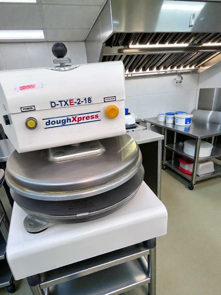 Excellent Condition – DoughXpress D-TXE-2-18W LV – Commercial Dough Press – 18" – 208-240V / 1Ph – Made in USA – Fully Tested & Operational!