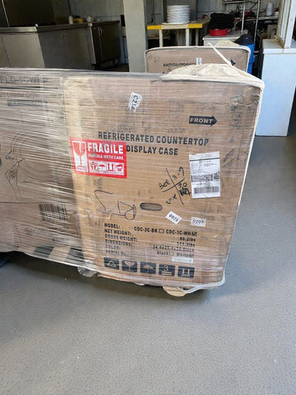 Brand -New Condition – KoolMore Refrigerated Countertop Display Case (Scratch & Dent)