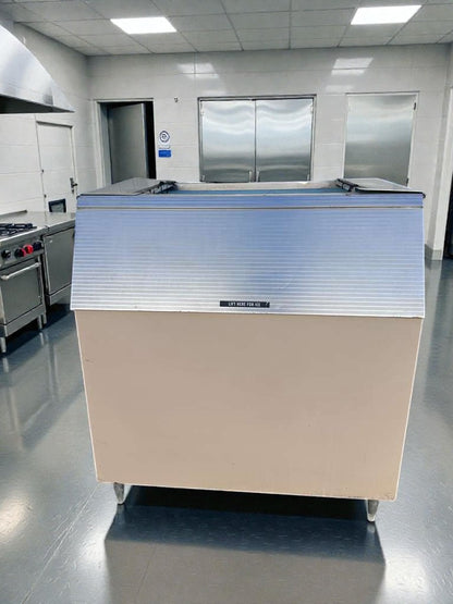 Like-New Condition – Manitowoc Commercial Ice Storage Bin – Heavy-Duty Ice Bin – Made in USA – Fully Inspected & Ready for Use!