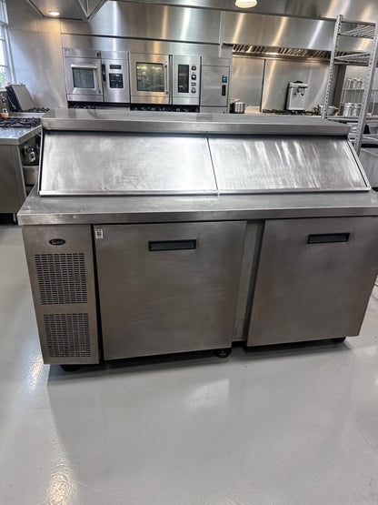 Superior Condition – Randell 9040K-7 – 60″ Two-Door Mega Sandwich/Salad Prep Table – 24-Pan-Capacity Refrigerated Top – 115V – Fully Tested & Operational!