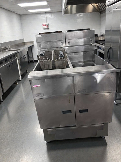 Excellent Condition – Pitco SG14 – Commercial Gas Fryer – 40 lb Capacity – Natural Gas – NSF & CSA Certified – Fully Tested & Operational!