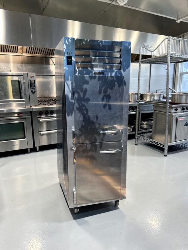Prime Condition – Traulsen RHT132WUT-HHS – Specification Line One-Section Reach-In Refrigerator – Half Door Design – 24.2 Cu. Ft. – Stainless Steel – UL / NSF Listed – Fully Tested & Operational!