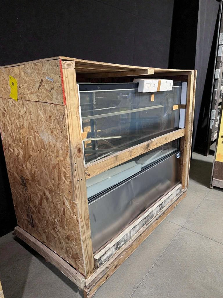 Brand New Condition – KoolMore Refrigerated Bakery Display Case (Scratch & Dent)